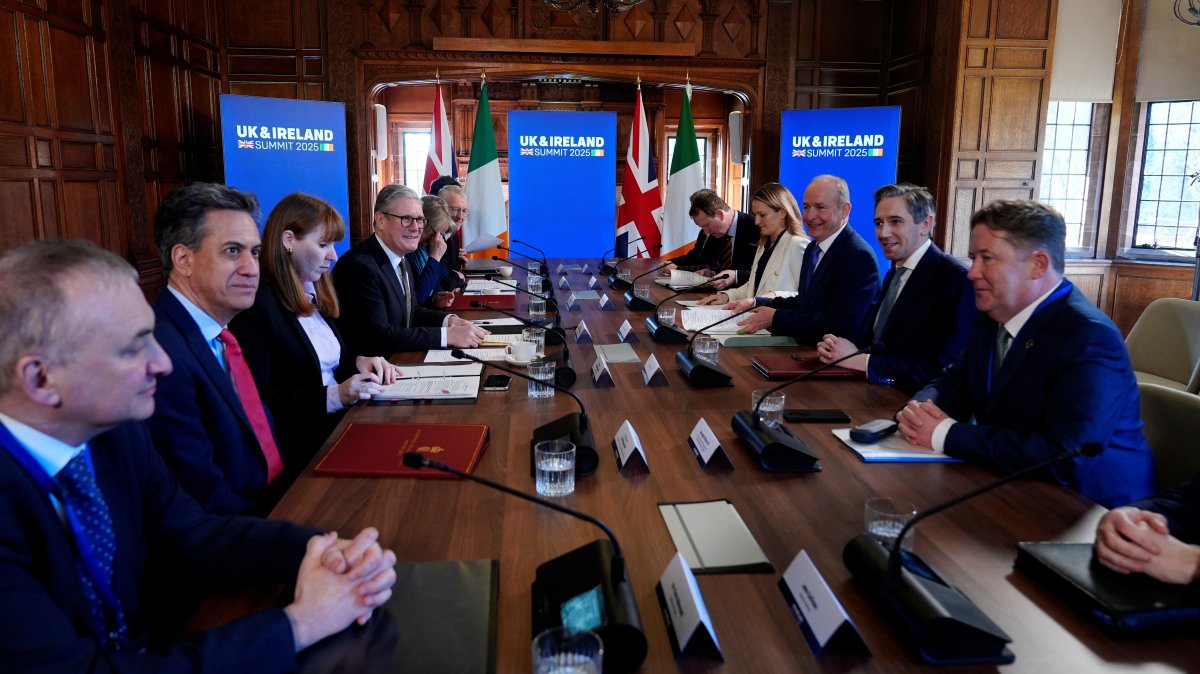 British and Irish prime ministers and their delegations hold a meeting on bilateral relations at Inglewood Manor House, Ellesmere Port, U.K., March 6, 2025. (Reuters Photo)