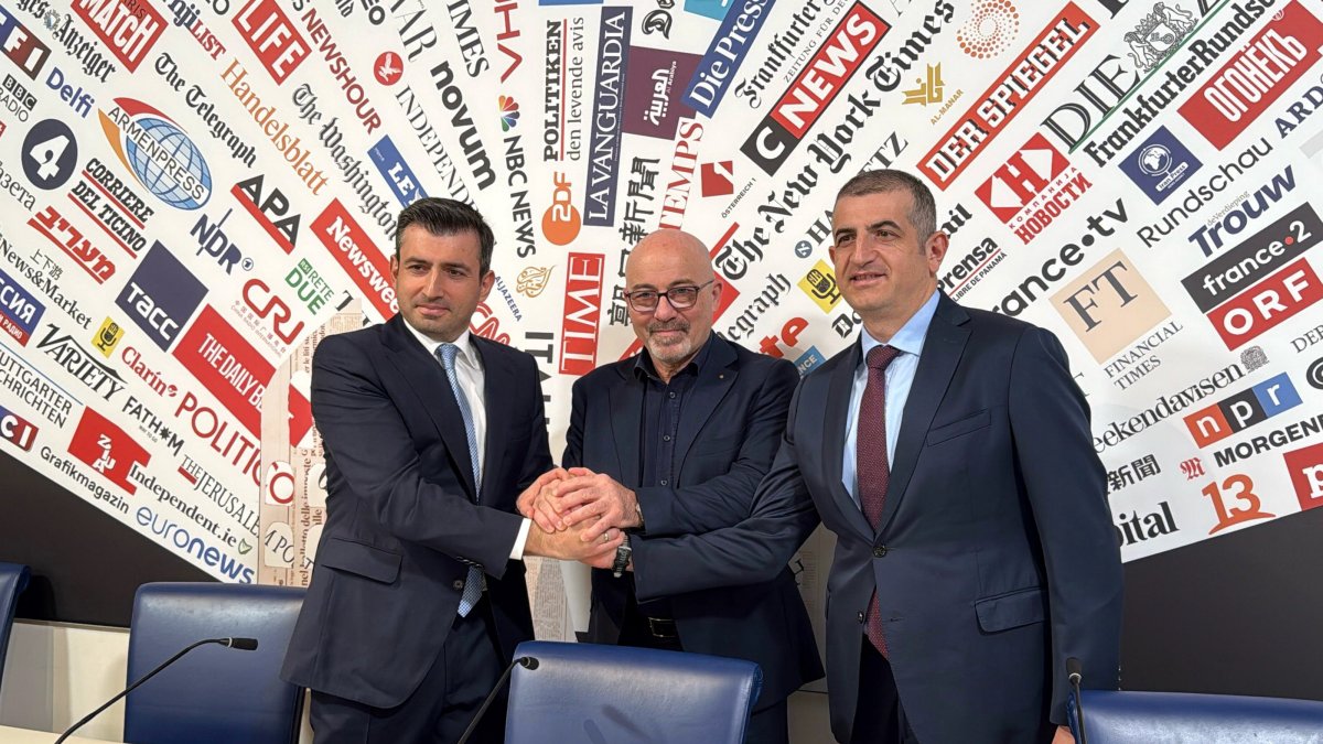 Baykar Chairperson and CTO Selçuk Bayraktar (L), Leonardo CEO Roberto Cingolani (C) and Baykar CEO Haluk Bayraktar sign a MoU agreement, Rome, Italy, March 6, 2025. (AA Photo)