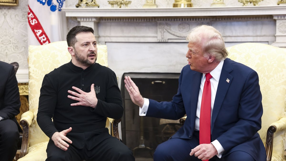 Ukrainian President Volodymyr Zelenskyy (L) talks with U.S. President Donald Trump (R) in the Oval Office of the White House in Washington, D.C., U.S., Feb. 28, 2025. (EPA File Photo)