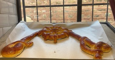 The bakery displays a pastry shaped like a ship&#039;s wheel, a traditional Ramadan treat, Bursa, Türkiye, March 6, 2025. (DHA Photo)