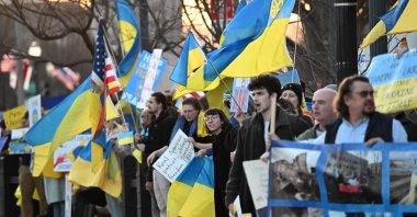 People gather during a rally in support of Ukraine ahead of Donald Trump&#039;s address to Congress in Washington, D.C., March 4, 2025. (AFP Photo)