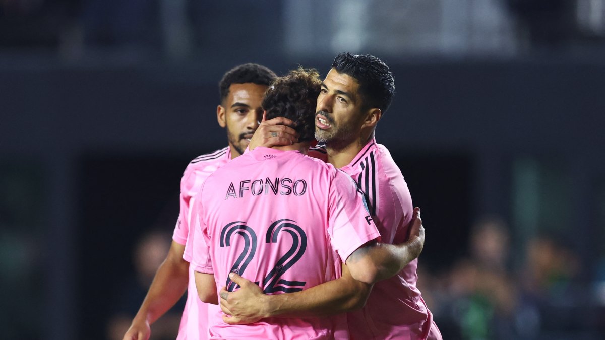 Inter Miami's Luis Suarez (R) celebrates with his teammates after scoring the team's second goal during the 2025 CONCACAF Champions Cup round of 16 first leg match against Cavalier SC at Chase Stadium, Fort Lauderdale, U.S., March 6, 2025. (AFP Photo)