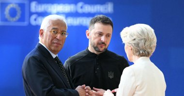 European Council President Antonio Costa (L) and European Commission President Ursula von der Leyen (R) greet Ukrainian President Volodymyr Zelenskyy as he arrives at the Special European Council to discuss continued support for Ukraine and European defense at the EU headquarters, Brussels, Belgium, March 6, 2025. (AFP Photo)