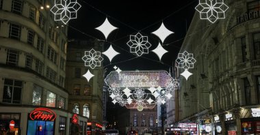 Decorative lights are switched on in central London to celebrate the start of Ramadan, U.K., Feb. 26, 2025. (Reuters Photo)