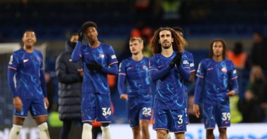 Marc Cucurella of Chelsea (C) and teams mates applaud after the English Premier League match between Chelsea and Southampton at Stamford Bridge, London, U.K., Feb. 25, 2025. (EPA Photo)