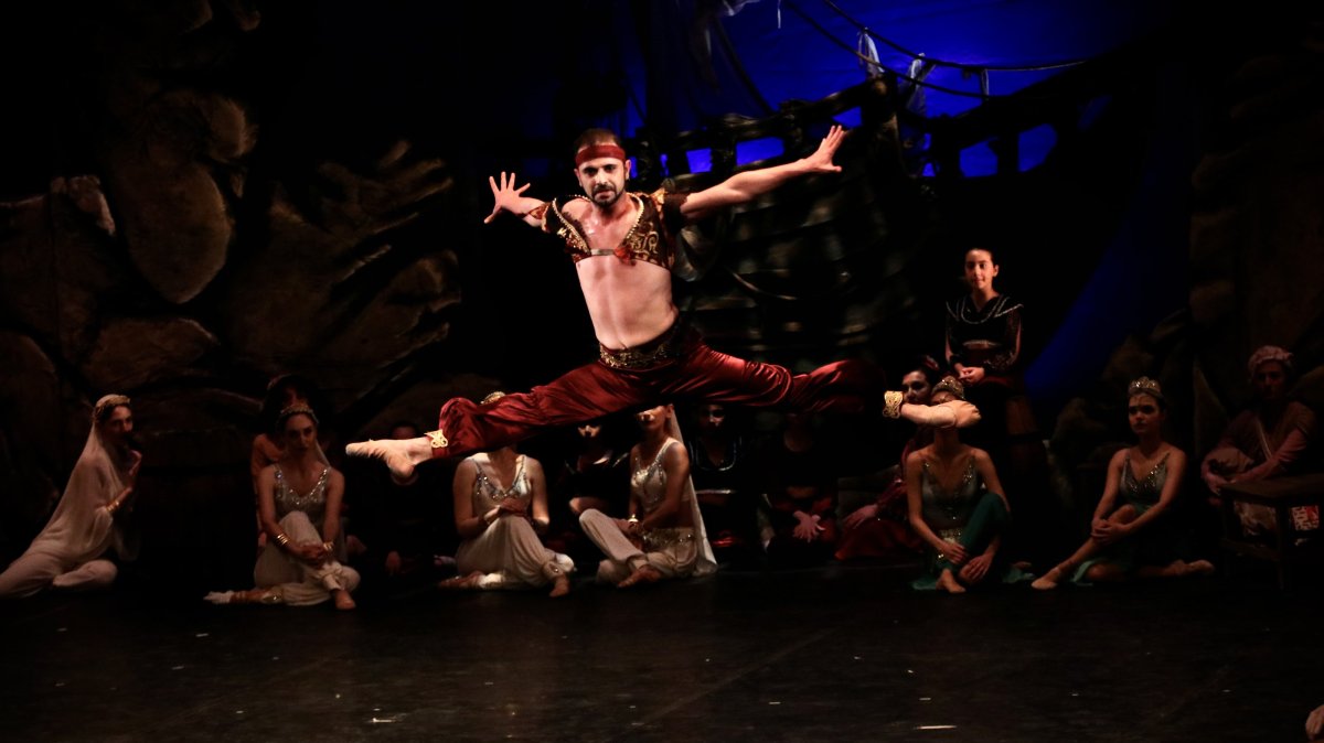 The English poet Lord Byron’s poem &quot;The Corsair&quot; is performed as a ballet in a Samsun State Opera and Ballet adaptation, Samsun, northern Türkiye, March 10, 2025. (AA Photo)