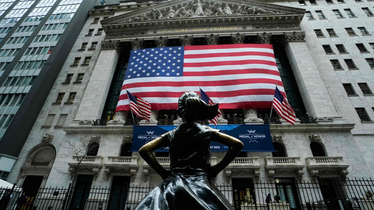 An American flag is displayed on the facade of the New York Stock Exchange (NYSE), New York City, U.S., March 5, 2025. (AFP Photo)