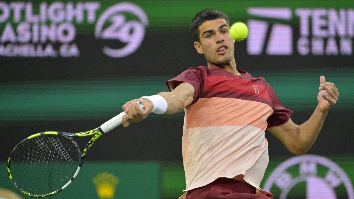 Spain&#039;s Carlos Alcaraz hits a shot as he defeated Denis Shapovalov in his third round match at the BNP Paribas Open at the Indian Well Tennis Garden, Indian Wells, U.S., March 10, 2025. (Reuters Photo)
