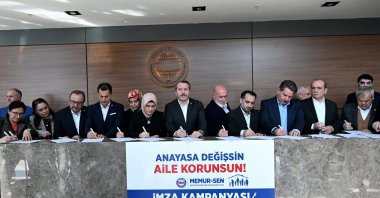 Memur-Sen representatives sign the petition in the capital, Ankara, Türkiye, March 10, 2025. (AA Photo)
