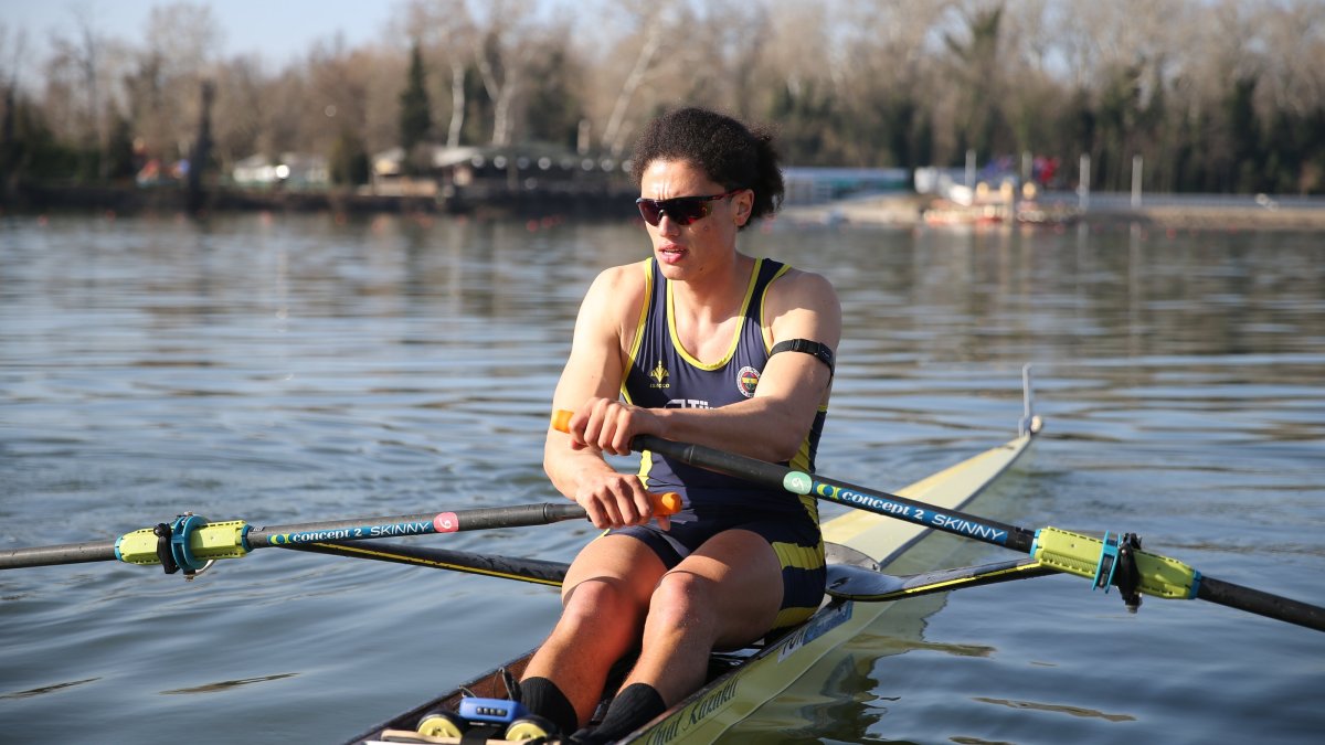 Fenerbahçe&#039;s Cevdet Ege Mutlu in action during the Turkish Rowing Championship, Edirne, Türkiye, March 9, 2025. (AA Photo)