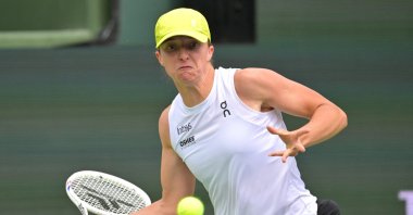 Poland&#039;s Iga Swiatek hits a shot as she defeated Karolina Muchova during her fourth-round match in the BNP Paribas Open at Indian Well Tennis Garden, Indian Wells, U.S., March 11, 2025. (Reuters Photo)