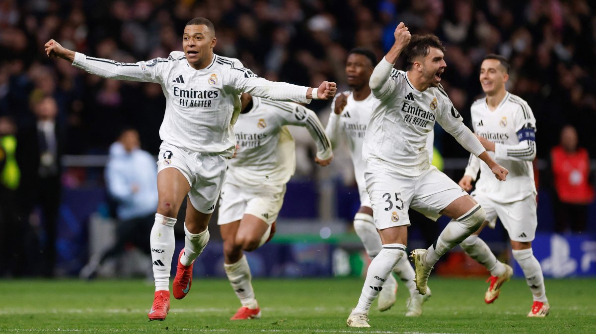 Real Madrid players celebrate after winning in a penalty shootout during the Champions League round of 16 second leg against Atletico Madrid, the Metropolitano, Madrid, Spain, March 12, 2025. (AFP Photo)