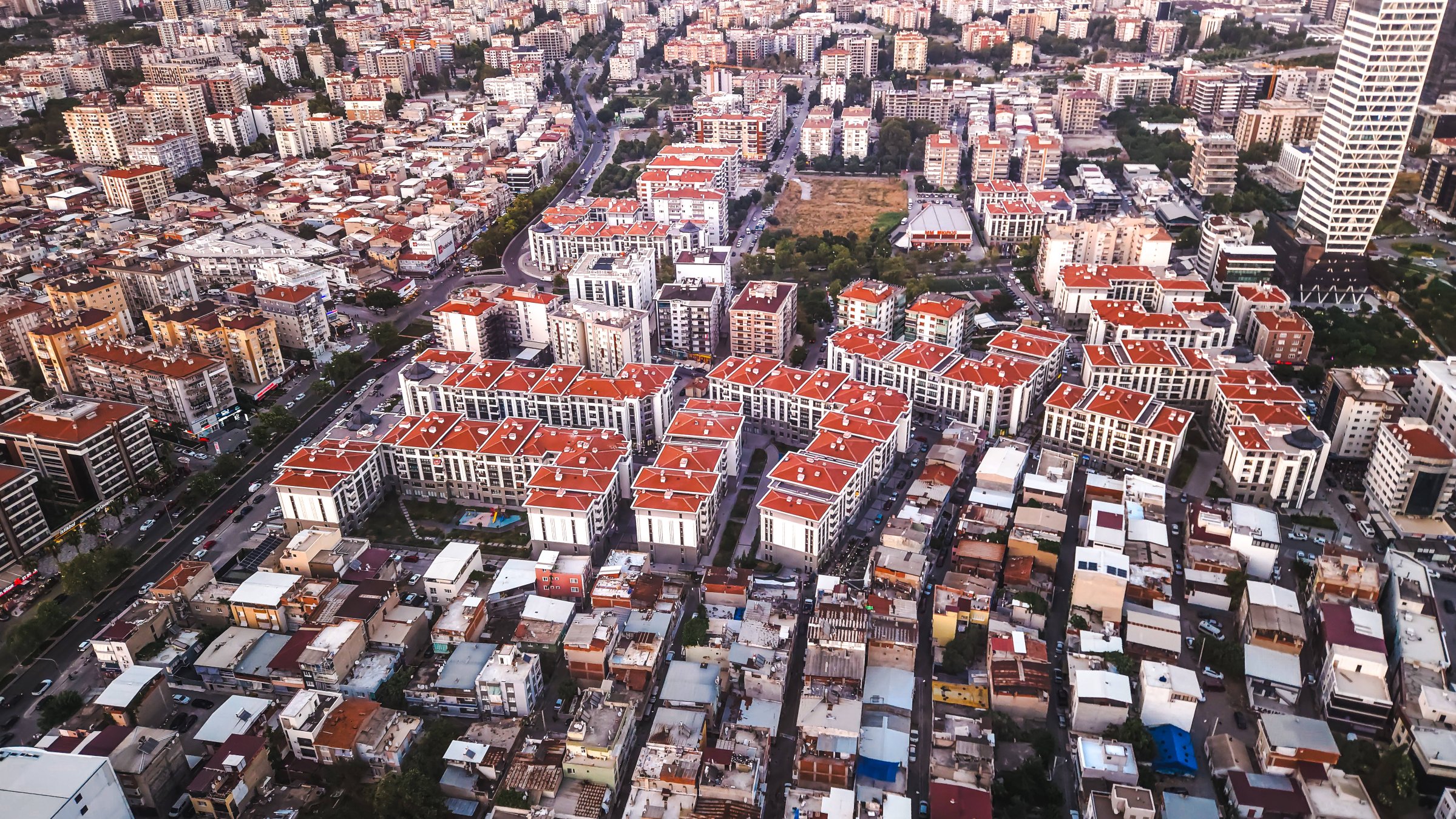 An aerial view of residential homes and properties in the western Izmir province, Türkiye, July 10, 2024. (Reuters Photo)