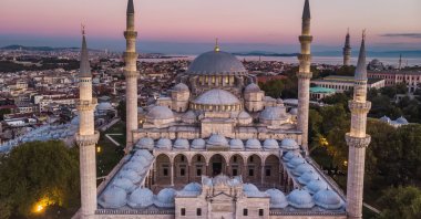 Süleymaniye Mosque is an Ottoman mosque in Istanbul, Türkiye. (Shutterstock Photo)