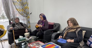 Elderly women knit, enjoying a traditional and creative pastime, Kayseri, Türkiye, Feb.12, 2025. (AA Photo)