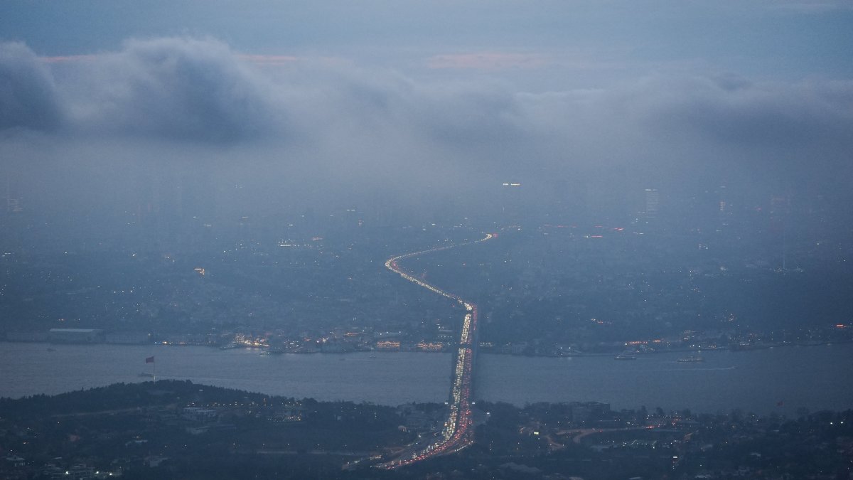 A view of Istanbul covered in dust, seen from Çamlıca Tower, Türkiye, Feb. 28, 2025. (AA Photo)