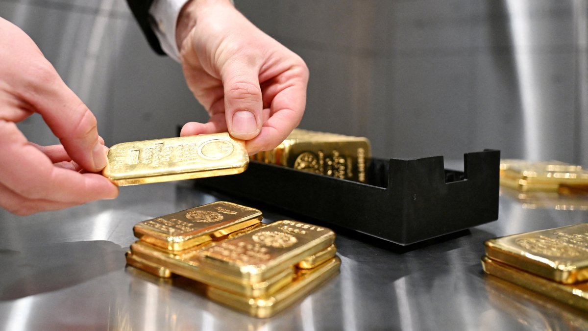 Gold bars are stacked in the safe deposit boxes room of a gold house in Munich, Germany, Jan. 10, 2025. (Reuters Photo)
