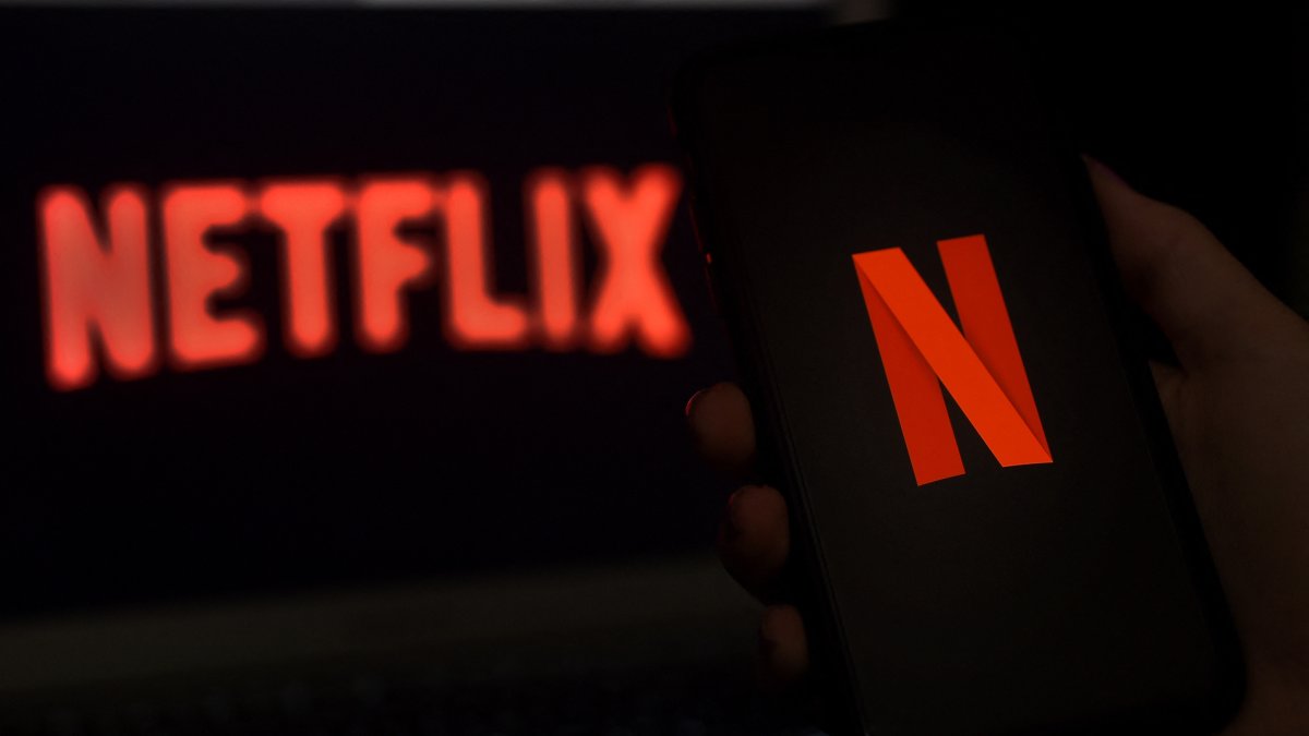 In this photo illustration a computer screen displays the Netflix logo in Arlington, Virginia, U.S., March 31, 2020. (AFP Photo) 