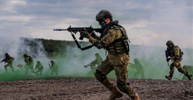Turkish military&#039;s amphibious units take part in an exercise, Izmir, western Türkiye, Jan. 13, 2025. (AA Photo)