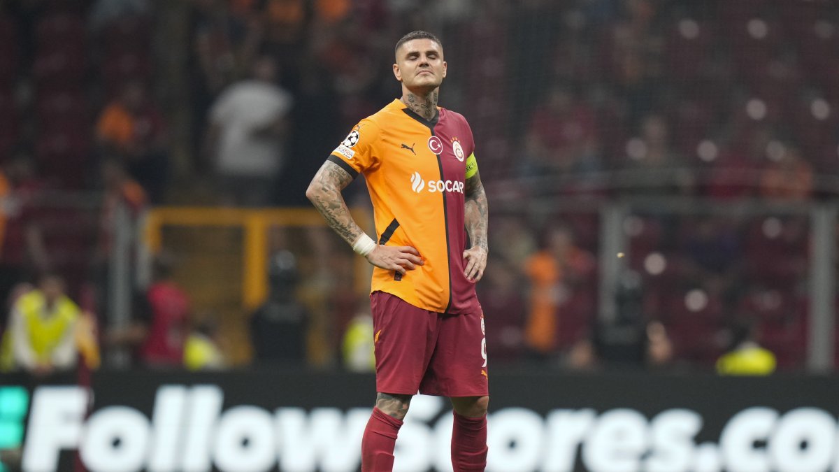 Galatasaray&#039;s Mauro Icardi looks dejected following his team&#039;s Champions League playoff second-leg match loss to Young Boys, Istanbul, Türkiye, Aug. 27, 2024. (AP Photo)