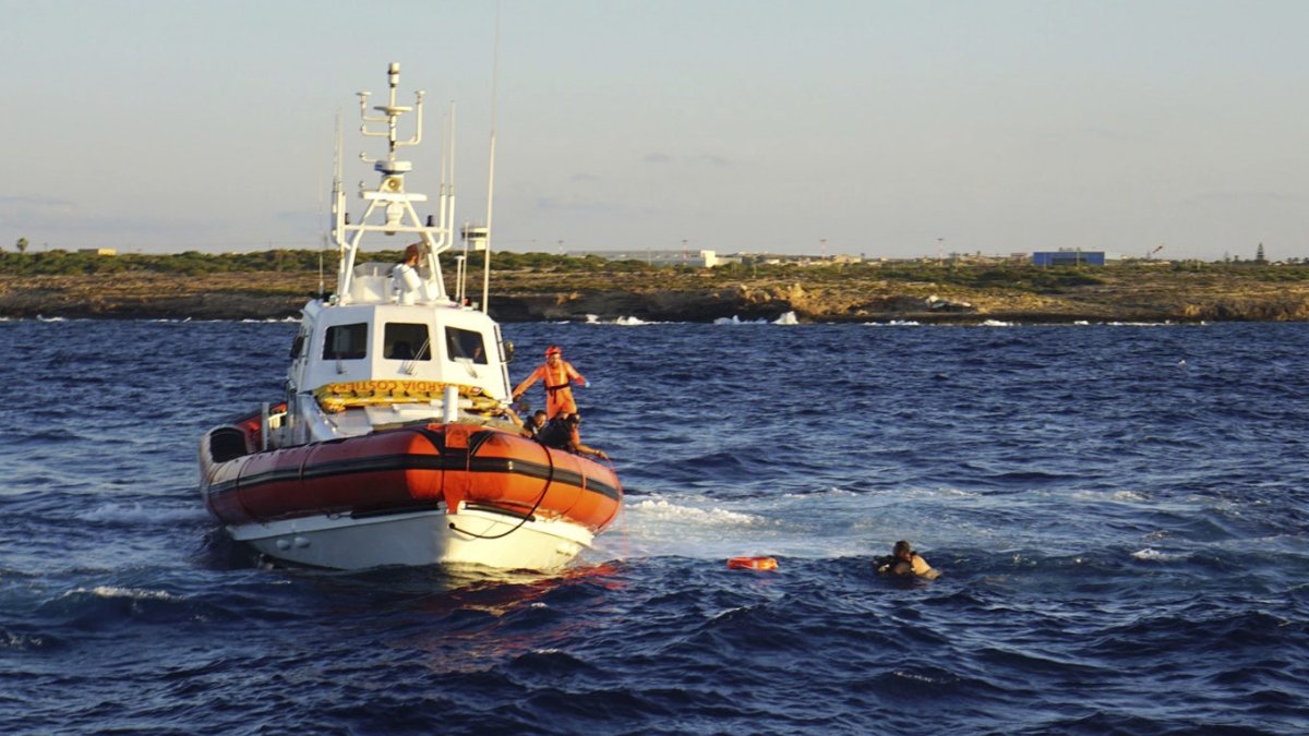 6 dead, 40 missing after migrant shipwreck off Italy's Lampedusa