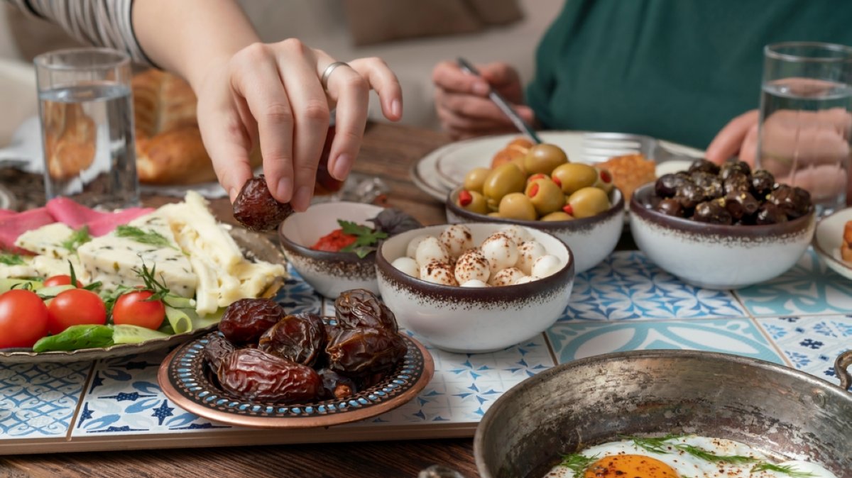 Pasty health: expert advice for stomach care during Ramadan