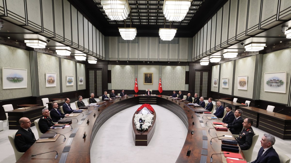 President Recep Tayyip Erdoğan (C) chairs a meeting of the National Security Council (MGK), Ankara, Türkiye, March 20, 2025. (AA Photo)