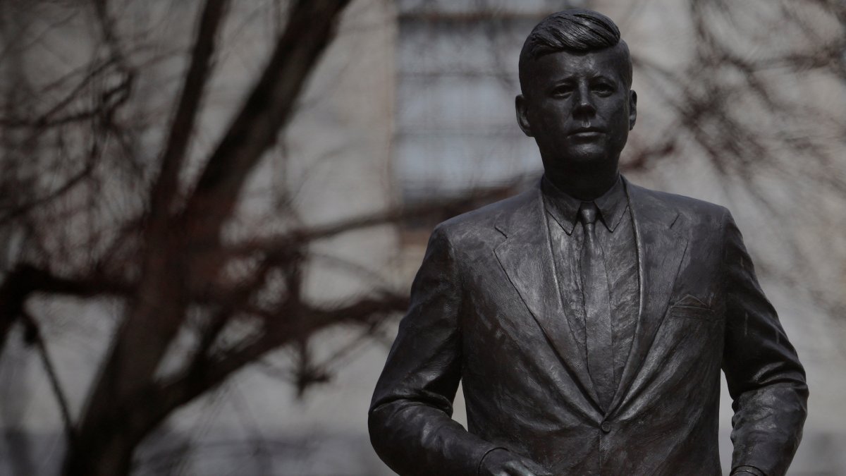 A statue of President John F. Kennedy stands outside the State House, as President Donald Trump plans to release about 80,000 pages of material related to the 1963 assassination, Boston, Massachusetts, U.S., March 18, 2025. (Reuters Photo)
