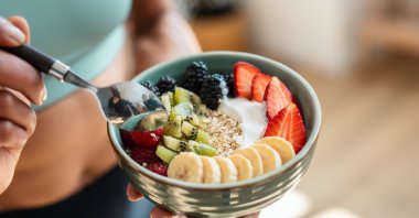 Most people who are eating enough throughout the day don’t need anything during a workout. (Shutterstock Photo)