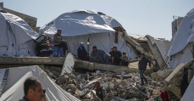 Displaced Palestinians following an Israeli air strike, Gaza City, Palestine, March 23, 2025. (EPA Photo)