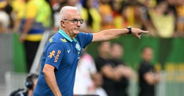 Brazil's head coach Dorival Junior gives instructions during the 2026 FIFA World Cup South American qualifiers football match between Brazil and Colombia, at the Mane Garrincha stadium in Brasilia, on March 20, 2025. (Photo by EVARISTO SA / AFP)