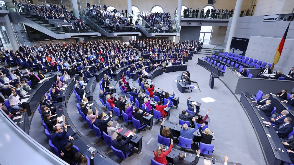 Members of the Bundestag vote against a motion by the AfD, in Berlin, Germany, March 25, 2025. (EPA Photo)