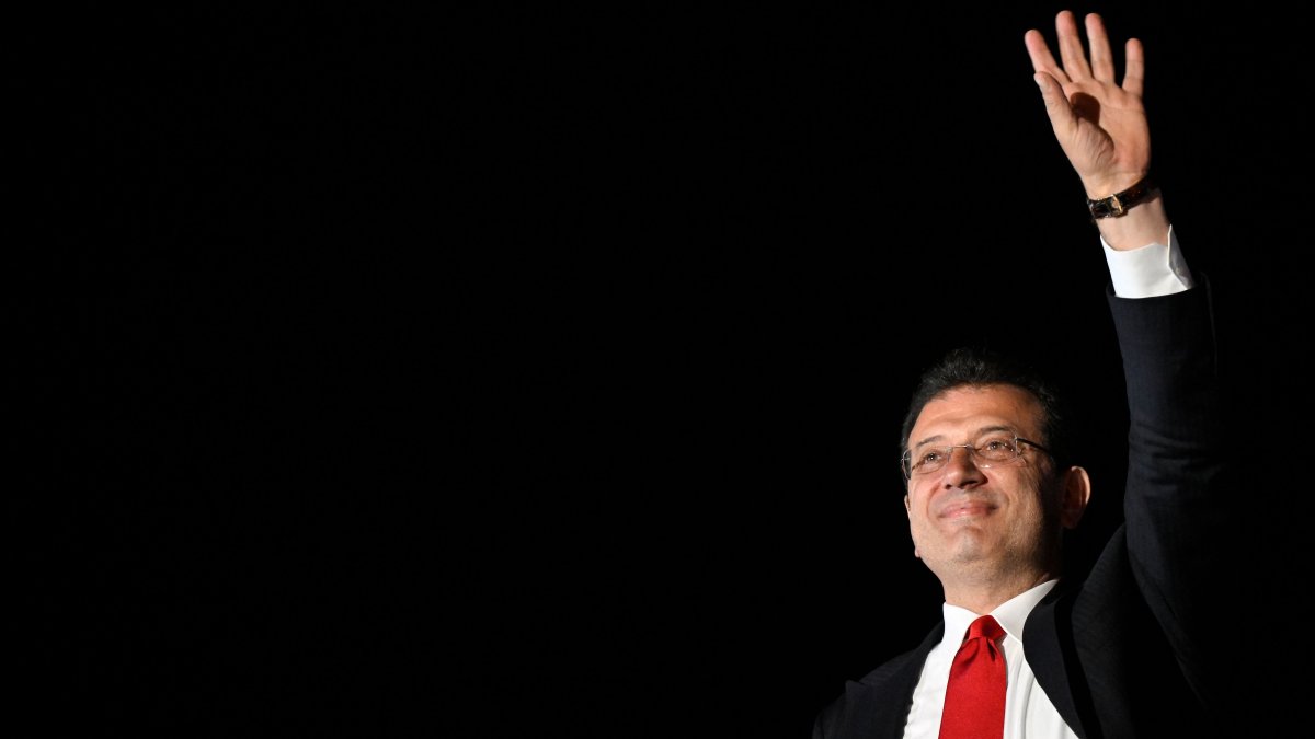 Istanbul Mayor Ekrem İmamoğlu waves at an event, Istanbul, Türkiye, March 31, 2024. (AFP Photo)