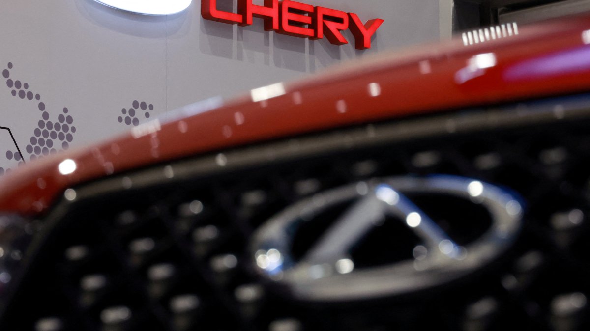A view shows the logo of Chinese automaker Chery at a dealership in Saint Petersburg, Russia, Sept. 30, 2024. (Reuters Photo)