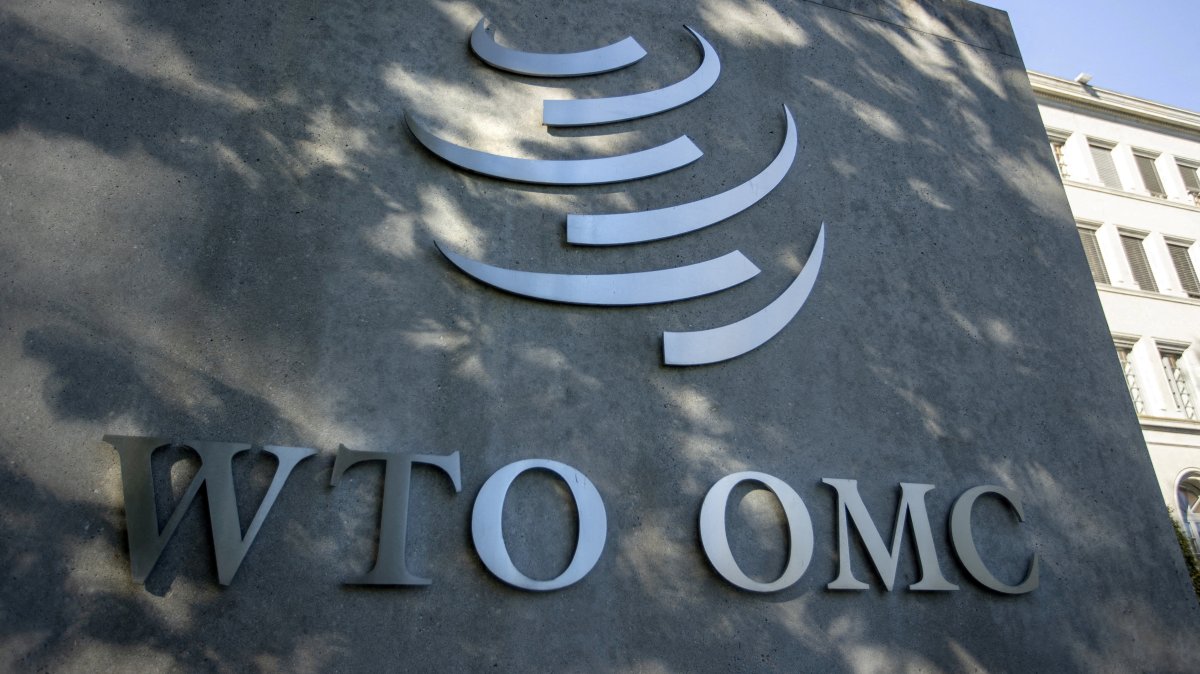 A logo is seen at the World Trade Organization (WTO) headquarters before a news conference in Geneva, Switzerland, October 5, 2022. (Reuters Photo)