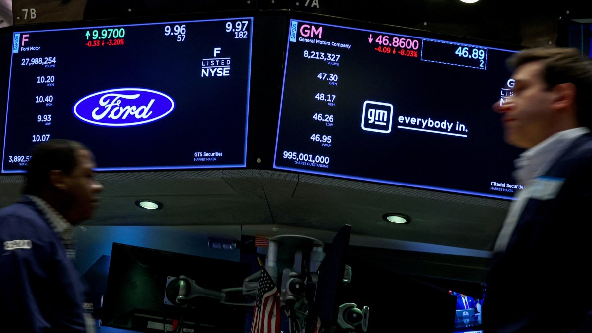 Screens display the trading information for Ford and General Motors (GM) stock on the floor at the New York Stock Exchange (NYSE) in New York City, U.S., March 27, 2025. (Reuters Photo)