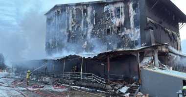 Firefighters attempt to extinguish a hotel fire, Uludağ, western Türkiye, March 27, 2025. (AA Photo)