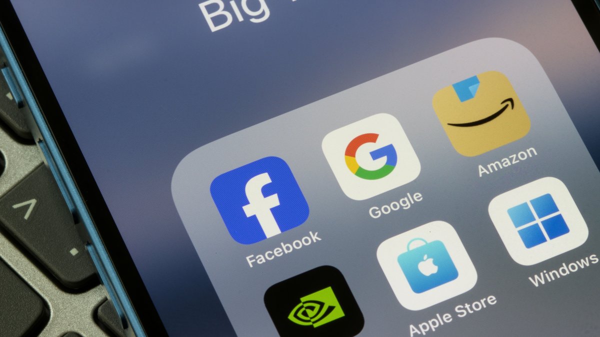 App icons of big tech companies including Meta Platforms, Alphabet Inc., Amazon.com, Nvidia, Apple Inc. and Microsoft Corporation, are seen on a smartphone, Portland, U.S., Oct. 19, 2024. (Shutterstock Photo)