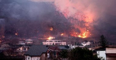 Wildfires spread to local villages in Andong, North Gyeongsang Province, South Korea, March 25, 2025. (DHA Photo)