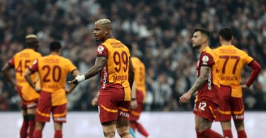 Galatasaray players look dejected after the Süper Lig match against Beşiktaş at the Tüpraş Stadium, Istanbul, Türkiye, March 29, 2025. (AA Photo)
