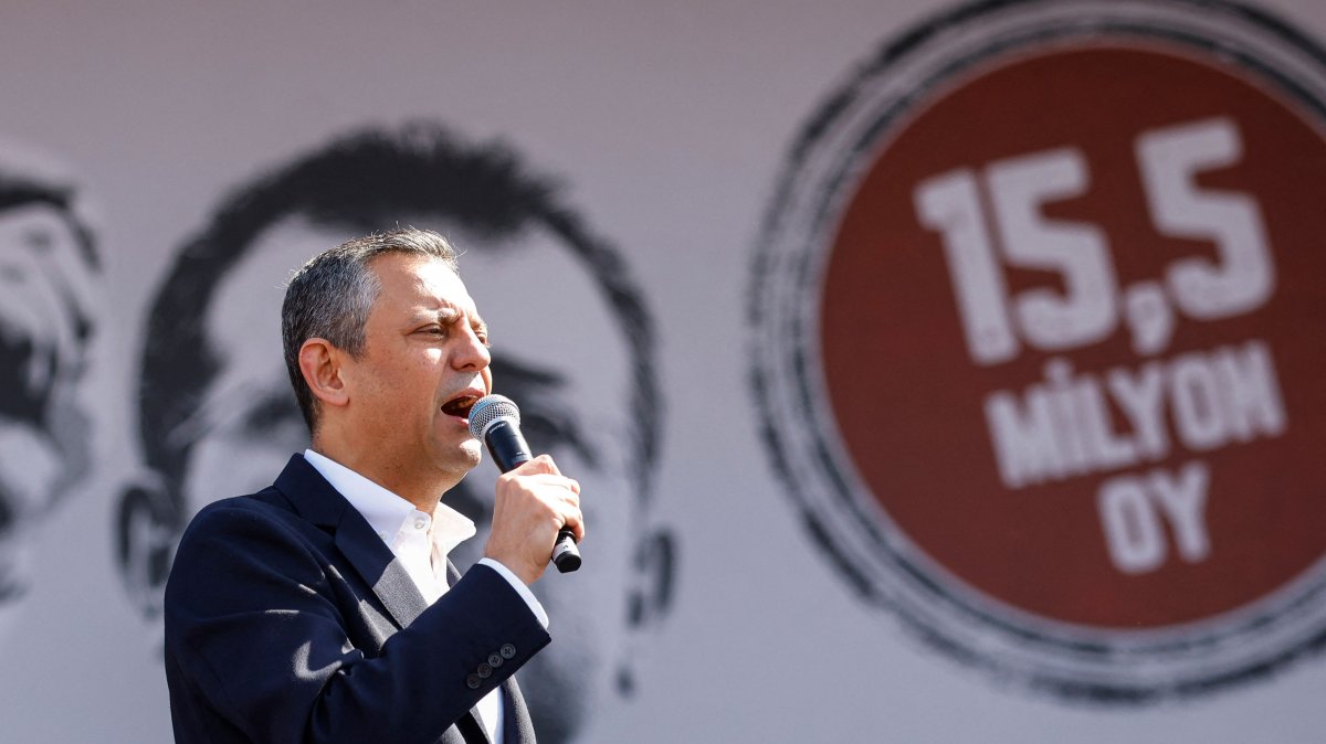 Özgür Özel, leader of Türkiye&#039;s main opposition Republican People&#039;s Party (CHP), delivers a speech during a rally in support of Ekrem Imamoğlu, Istanbul, Türkiye, March 29, 2025. (AA Photo)