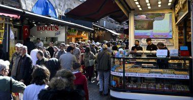 People are seen near the famous Spice Bazaar, also known as the Egyptian Bazaar, Istanbul, Türkiye, March 29, 2025. (AA Photo)
