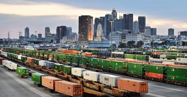Shipping containers are seen at Union Pacific&#039;s Los Angeles Trailer and Container Intermodal Facility (LATC) in downtown Los Angeles, California, U.S., April 1, 2025. (AFP Photo)