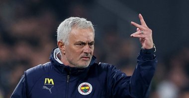 Fenerbahçe coach Jose Mourinho reacts during the Turkish Cup quarterfinal match against Galatasaray at the Ülker Stadium, Istanbul, Türkiye, April 2, 2025. (Reuters Photo)