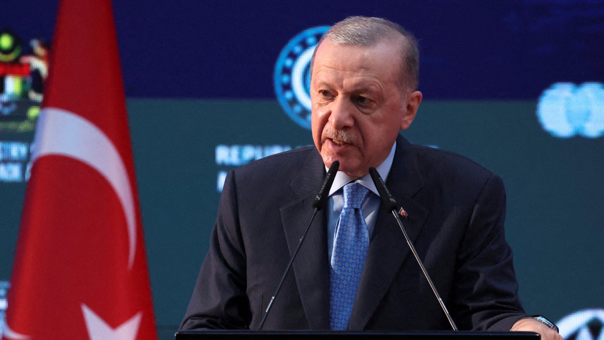 President Recep Tayyip Erdoğan speaks at the Malaysia-Türkiye Business Forum during his working visit to Malaysia, Putrajaya, Malaysia, Feb. 11, 2025. (Reuters Photo)
