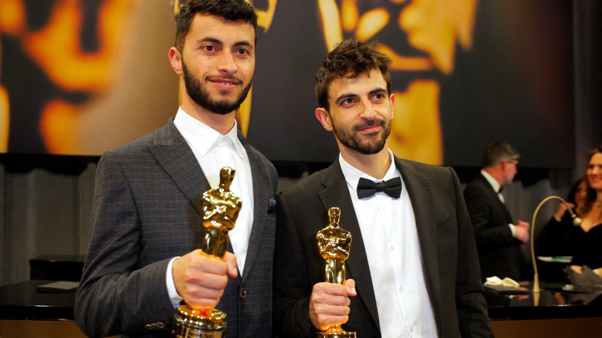 Basel Adra and Yuval Abraham pose with the Oscar for Best Documentary Feature Film for &quot;No Other Land&quot; at the Governors Ball following the Oscars at the 97th Academy Awards, Hollywood, Los Angeles, U.S., March 2, 2025. (Reuters Photo)