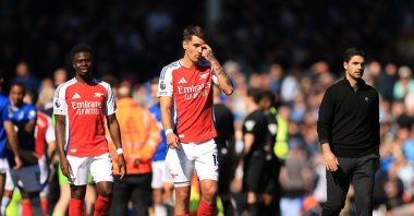 (L-R) Arsenal&#039;s Bukayo Saka, Jakub Kiwior and manager Mikel Arteta after the Premier League match against Everton at Goodison Park, Liverpool, U.K., April 5, 2025. (Reuters Photo)