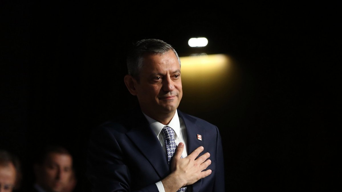 Republican People&#039;s Party (CHP) Chair Özgür Özel attends the intraparty election in the capital Ankara, Türkiye, April 6, 2025. (EPA Photo)
