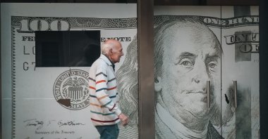  A person walks past a currency exchange office in Buenos Aires, Argentina, April 1, 2024. (EPA Photo)