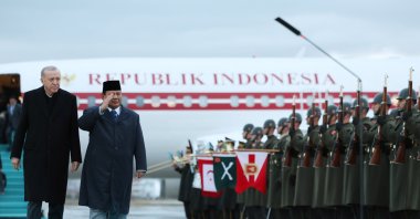 President Recep Tayyip Erdoğan welcomes his Indonesian counterpart, Prabowo Subianto at Esenboğa Airport, April 9, 2025. (AA Photo)
